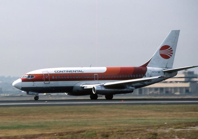 N7378F - Twin-engine aircraft