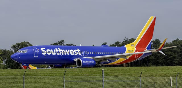 N8564Z - Boeing