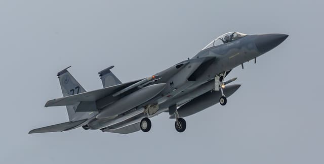  - Twin-engine aircraft