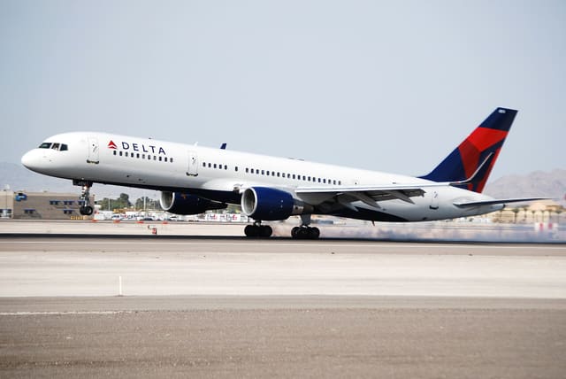 N711ZX - Boeing