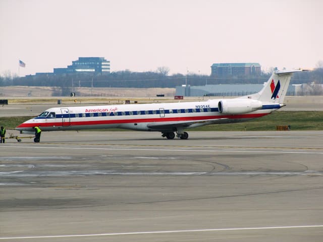 N935AE - Embraer