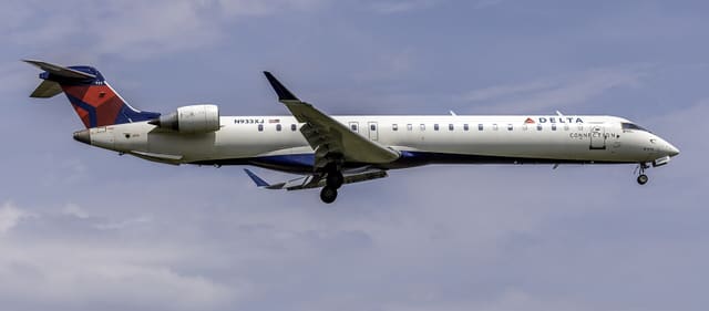 N933XJ - Bombardier