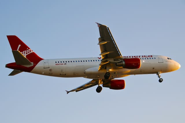N641VA - Twin-engine aircraft