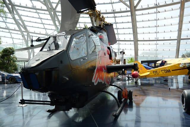 N11FX - Helicopter