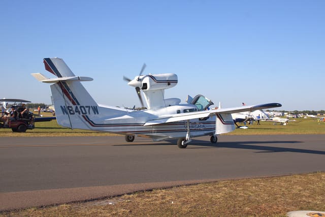 N8407W - Single-engine aircraft