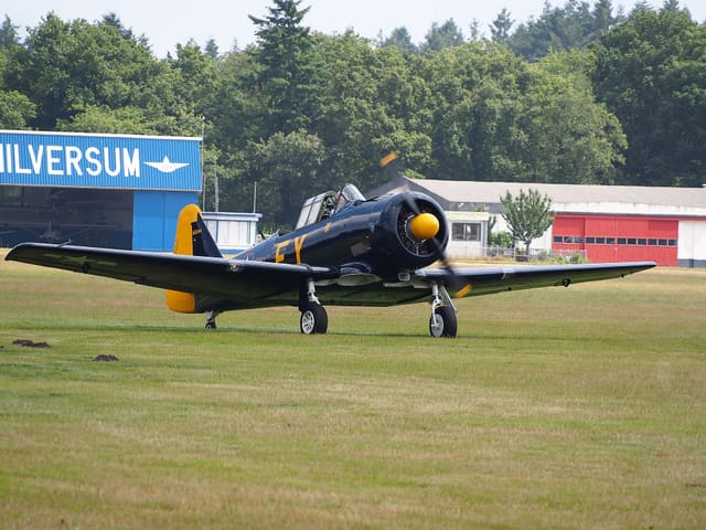 N13FY - Warbird