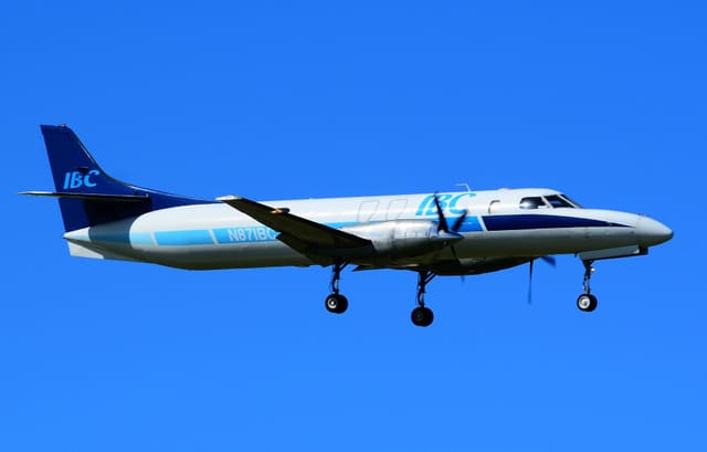 N871BC - Twin-engine aircraft