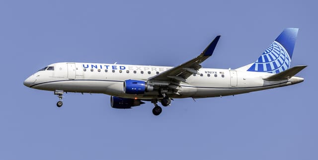 N761YX - Embraer