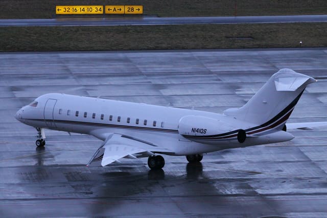 N141QS - Business jet