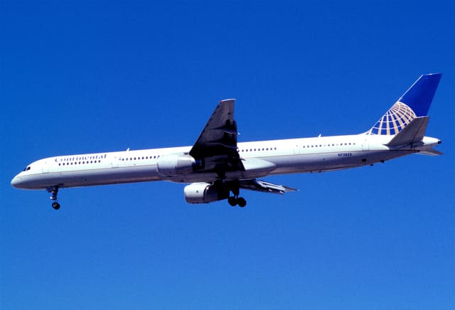 N75853 - Twin-engine aircraft