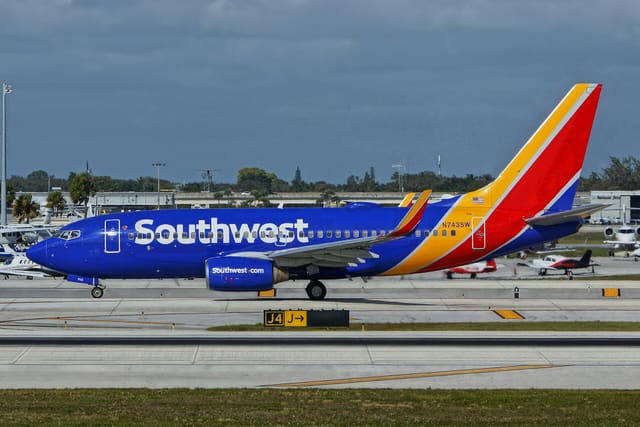 N743SW - Boeing