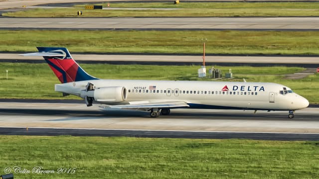 N975AT - Douglas