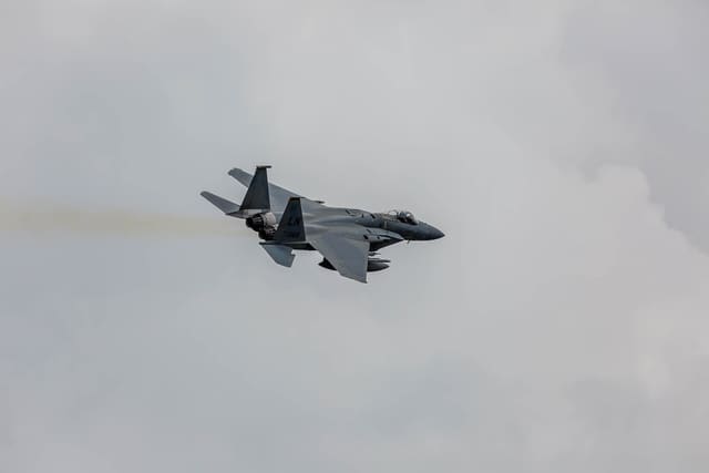  - Twin-engine aircraft