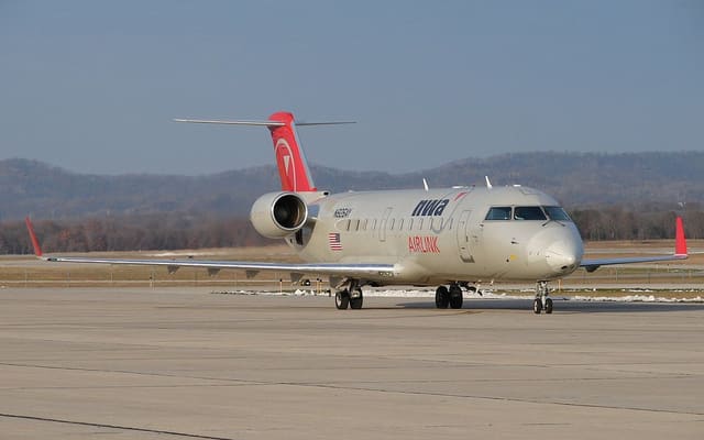 N826AY - Bombardier