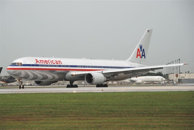 N393AN - Twin-engine aircraft