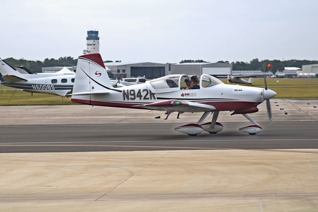 N942R - Single-engine aircraft