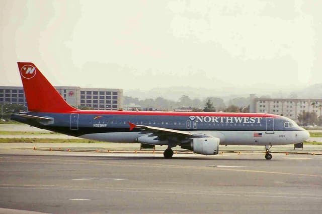 N329NW - Airbus