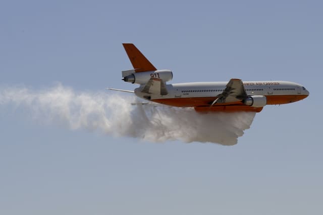 N17085 - Aircraft