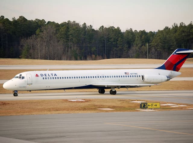 N771NC - Douglas