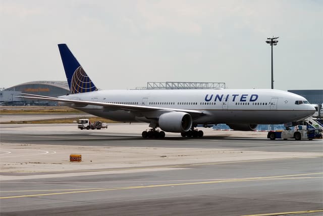 N784UA - Boeing