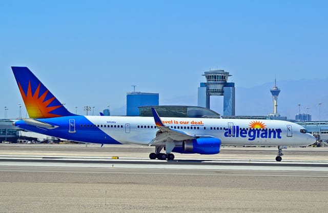N901NV - Twin-engine aircraft
