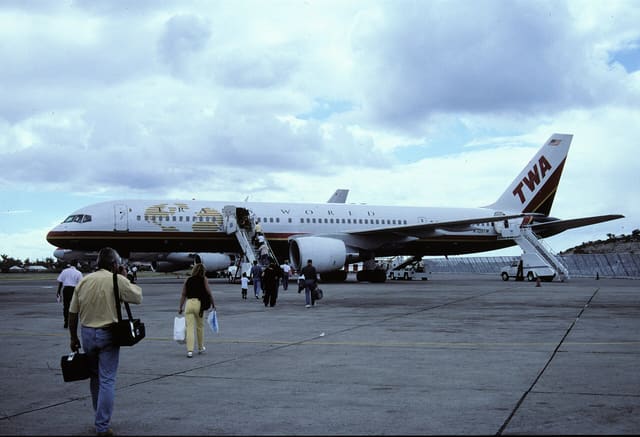 N709TW - Twin-engine aircraft
