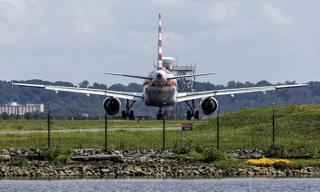 N763US - Twin-engine aircraft