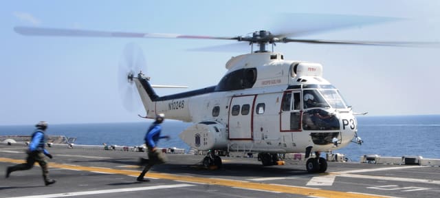 N10248 - Helicopter