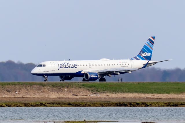 N238JB - Embraer