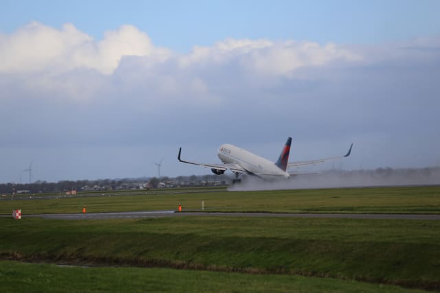 N194DN - Twin-engine aircraft