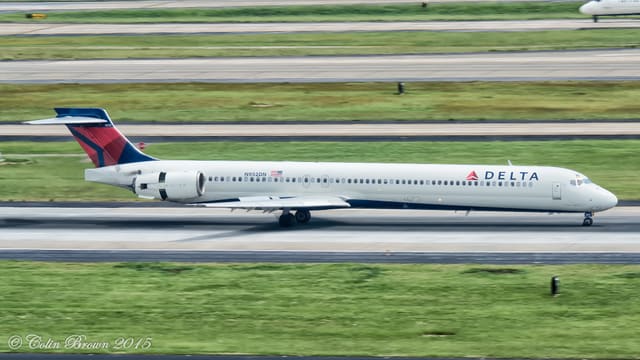 N952DN - Twin-engine aircraft