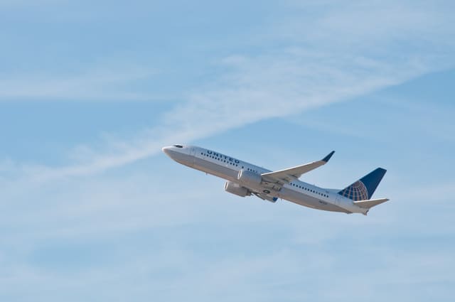 N87531 - Twin-engine aircraft
