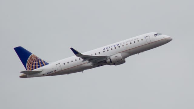 N108SY - Twin-engine aircraft