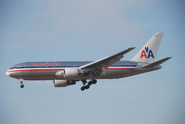 N324AA - Boeing