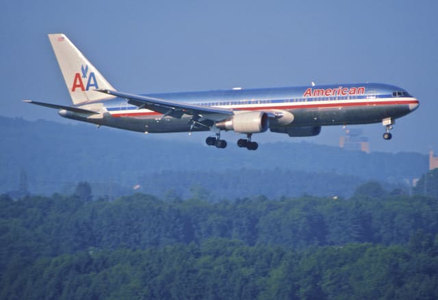 N376AN - Twin-engine aircraft