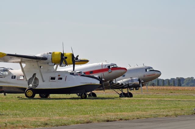 N49AG - Twin-engine aircraft