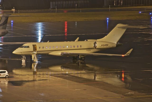 N194WM - Business jet