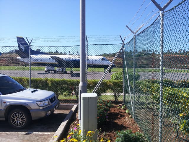 N327SA - Twin-engine aircraft