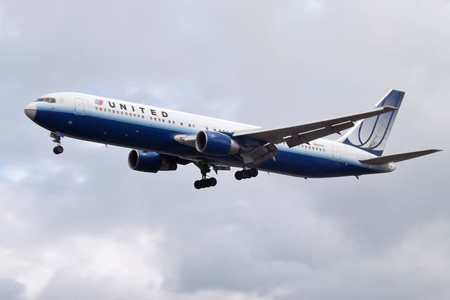 N660UA - Boeing