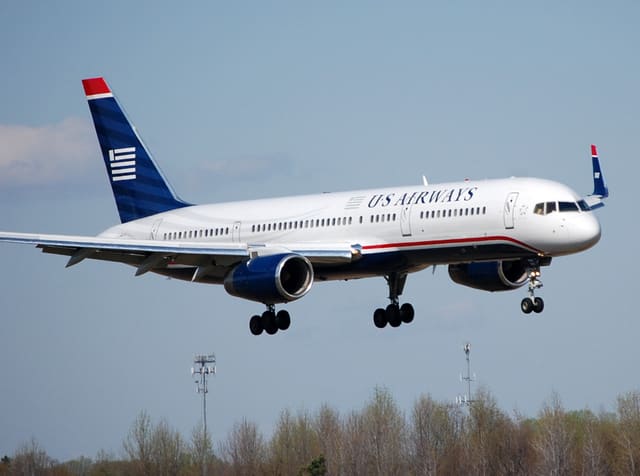 N940UW - Twin-engine aircraft