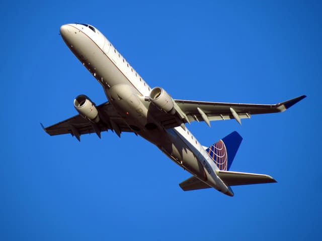 N85323 - Business jet