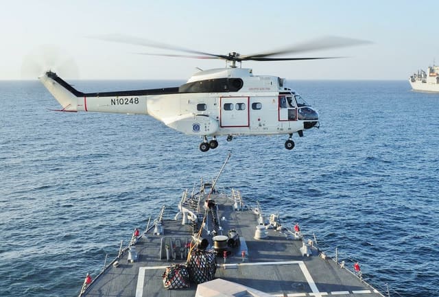 N10248 - Helicopter