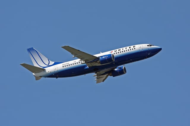 N327UA - Boeing