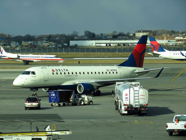 N871RW - Embraer