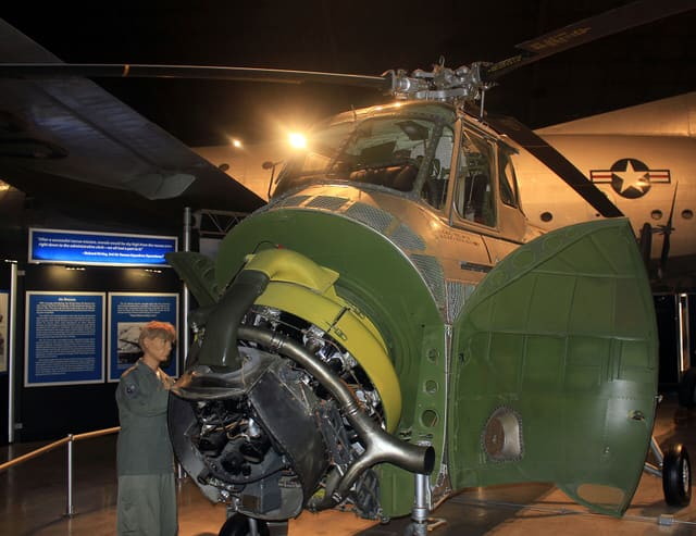  - Helicopter