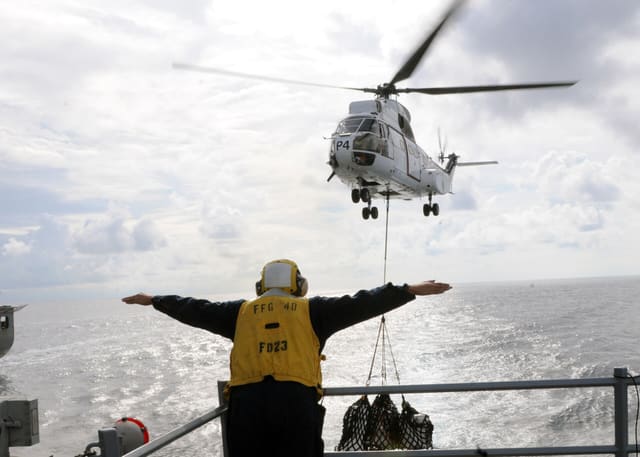 N330KW - Helicopter