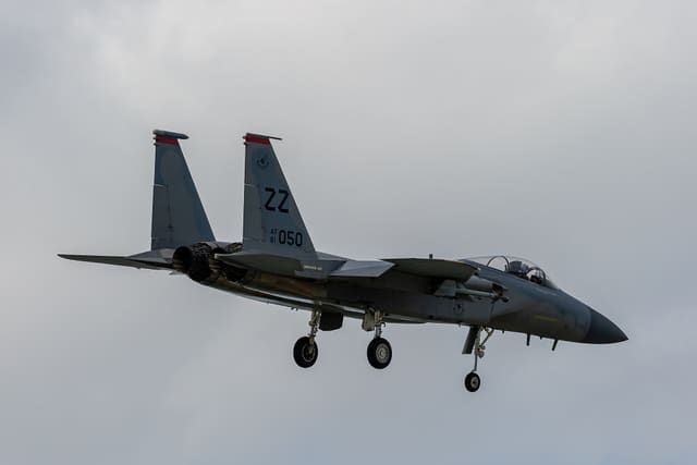  - Twin-engine aircraft