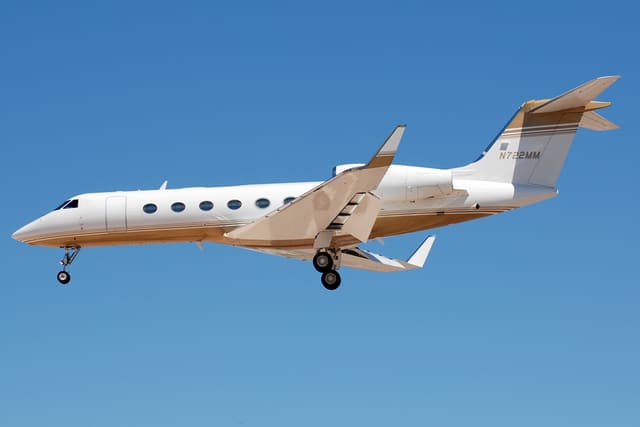N722MM - Business jet