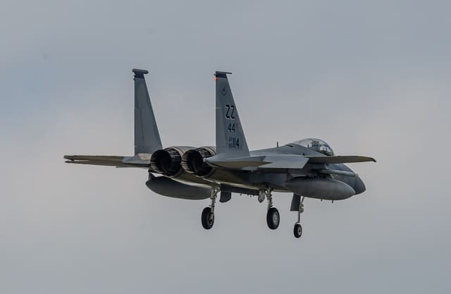  - Twin-engine aircraft