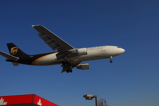 N126UP - Twin-engine aircraft